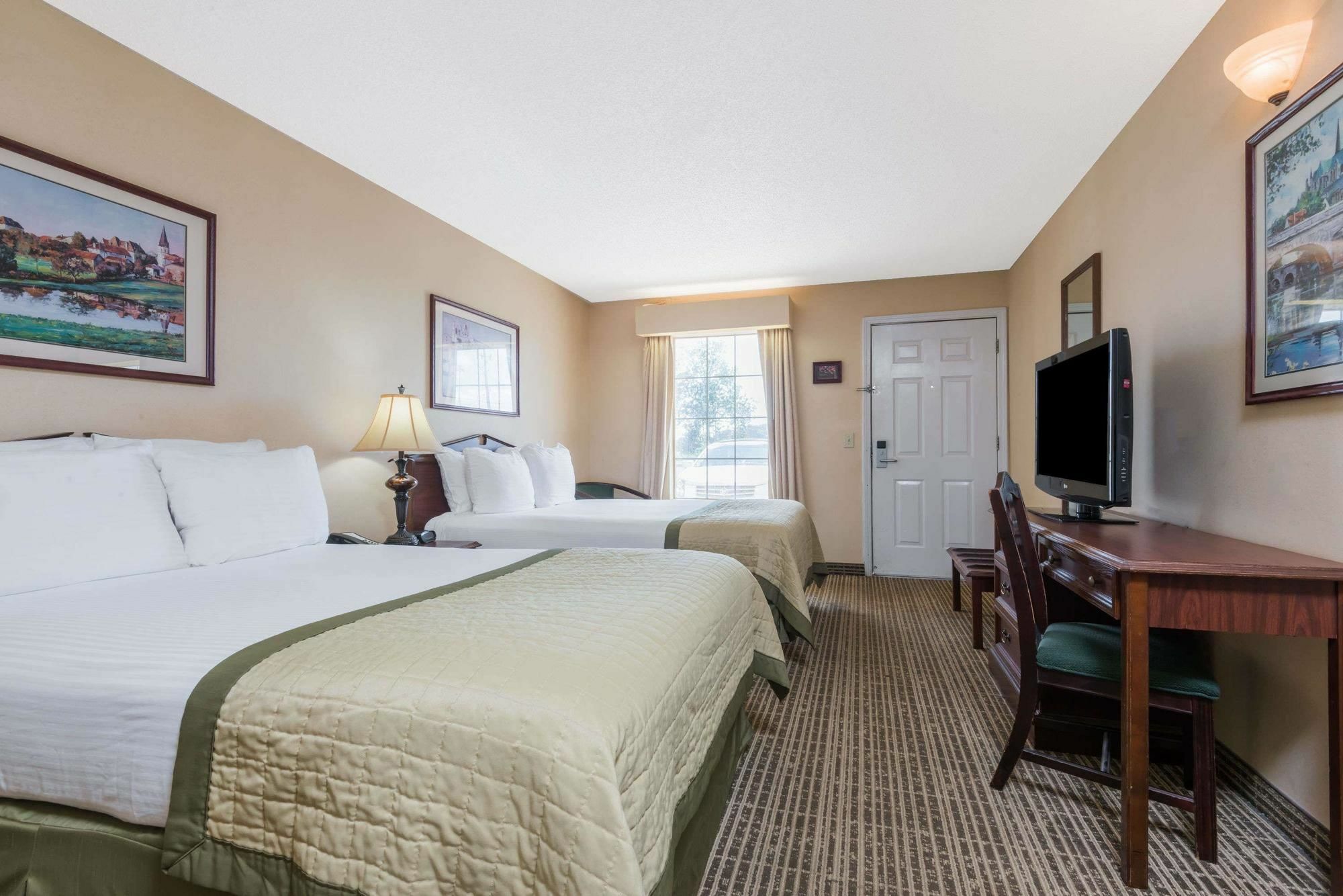 Baymont By Wyndham Greenville Exterior foto